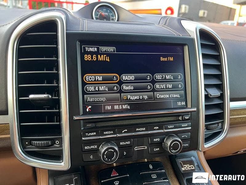 2013 Porsche Cayenne S — Miniatură 11