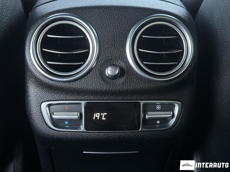 2020 Mercedes E 220 — Miniatură 20