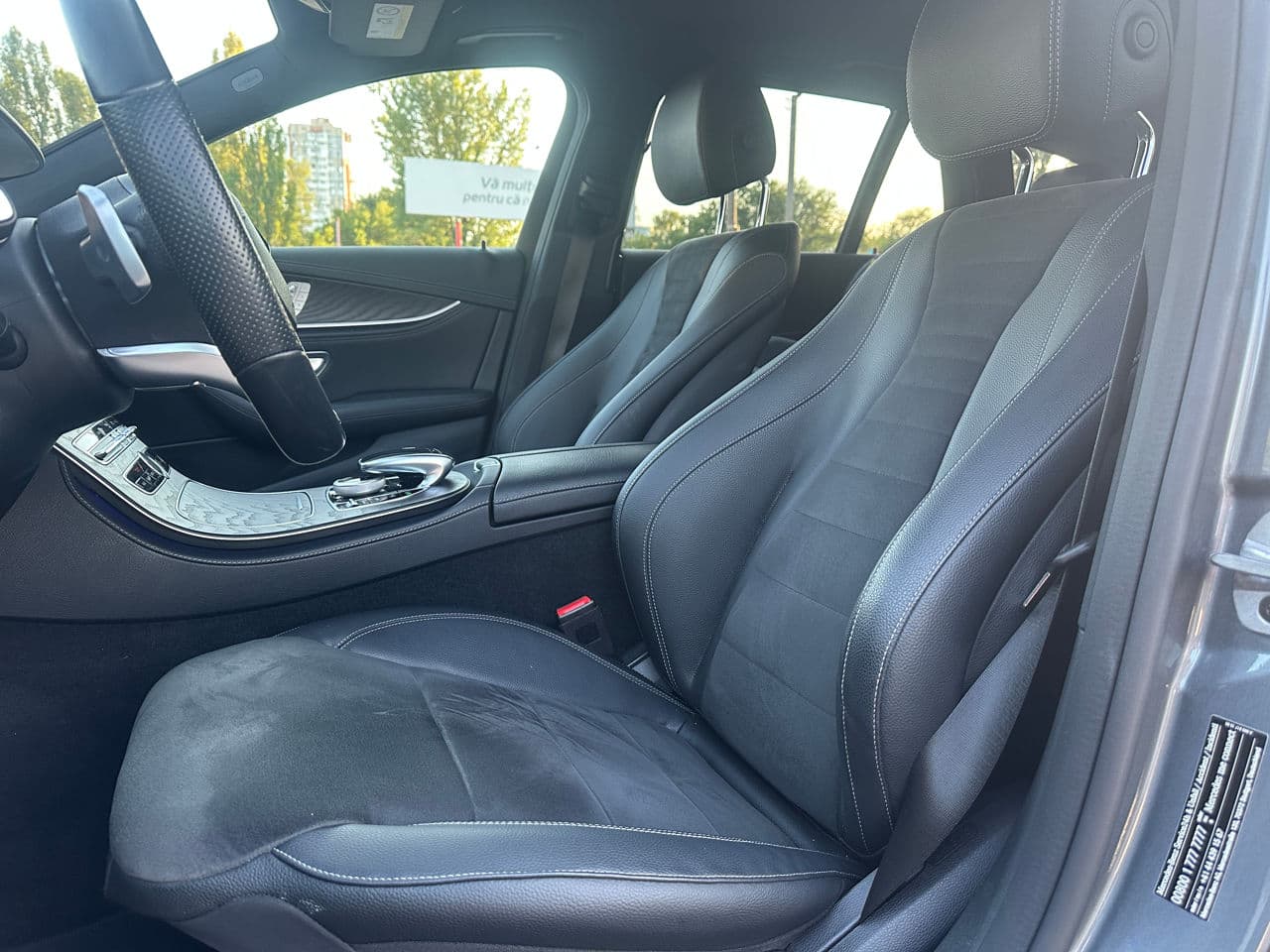 2020 Mercedes E 220 — Miniatură 5