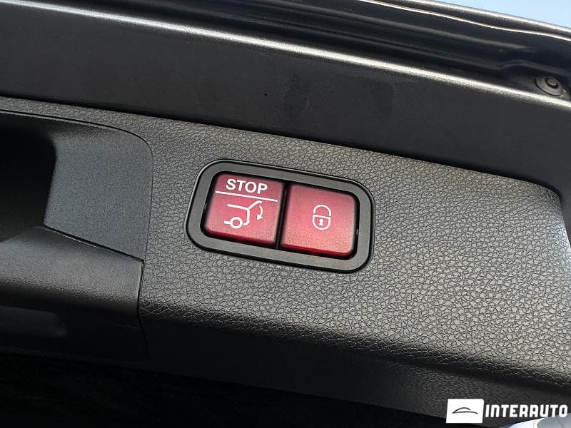 2020 Mercedes E 220 — Miniatură 23