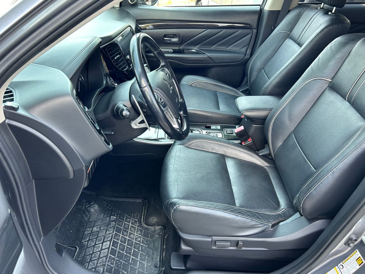 Mitsubishi Outlander 2017 — Миниатюра 9