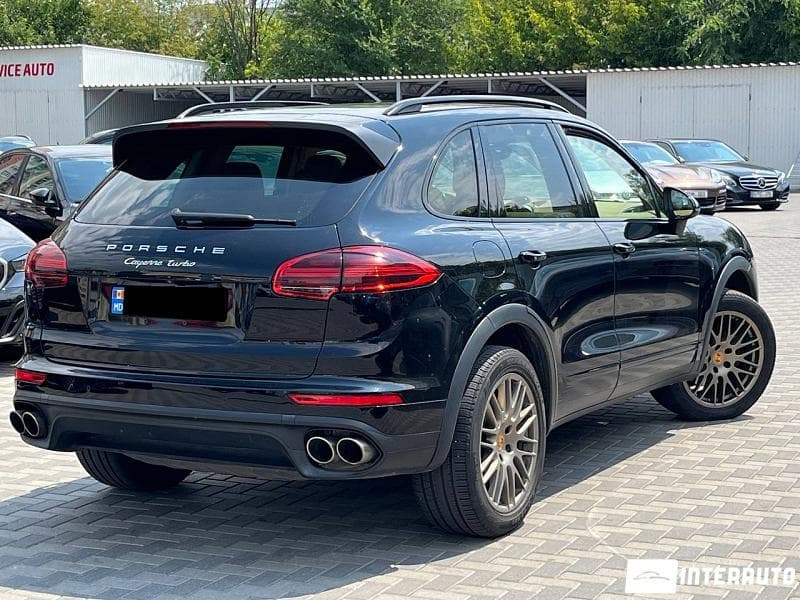 2015 Porsche Cayenne S Hybrid — Miniatură 3