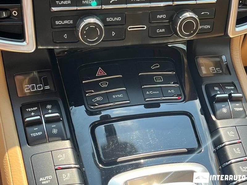 2015 Porsche Cayenne S Hybrid — Miniatură 9