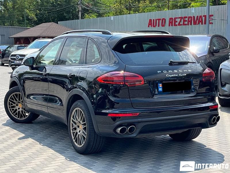 2015 Porsche Cayenne S Hybrid — Miniatură 2