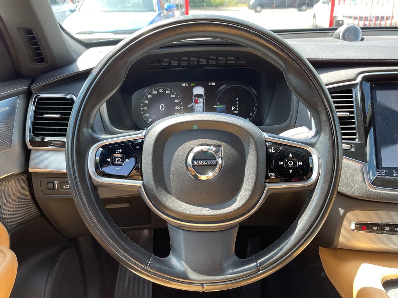 Volvo XC 90 2017 — Миниатюра 9