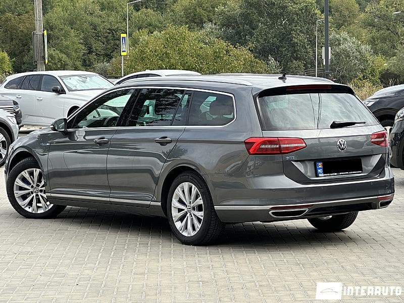 2016 Volkswagen Passat GTE — Miniatură 4