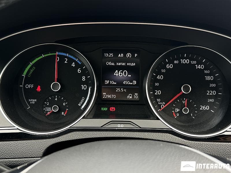 2016 Volkswagen Passat GTE — Miniatură 8