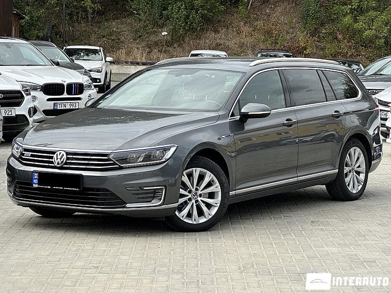 2016 Volkswagen Passat GTE — Miniatură 2