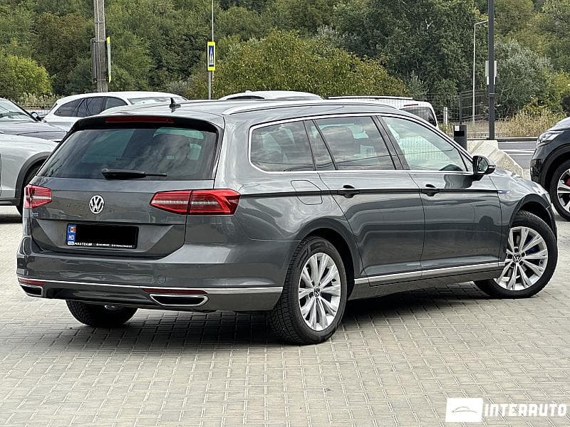 2016 Volkswagen Passat GTE — Miniatură 3