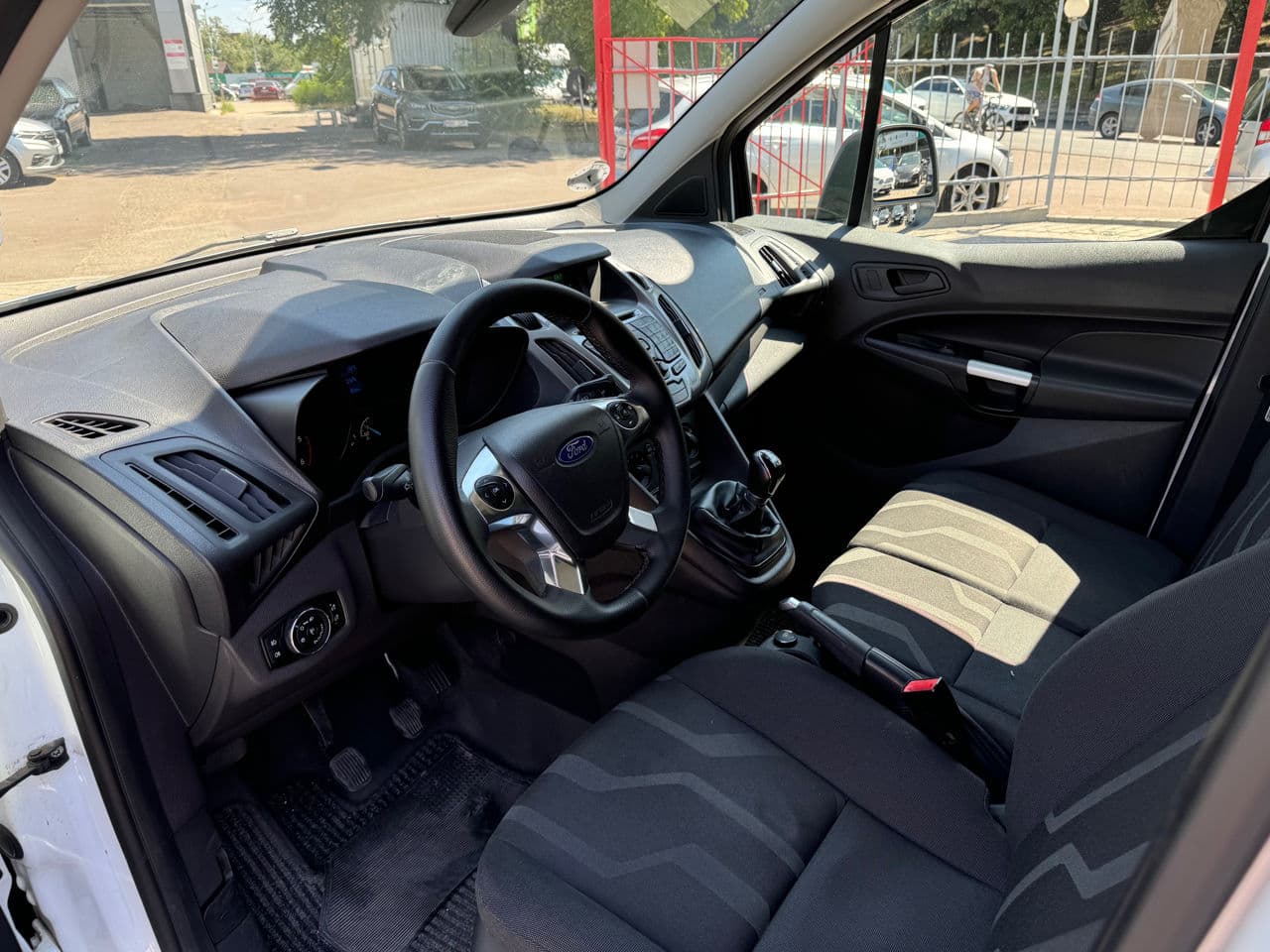 2015 Ford Transit Connect — Miniatură 6