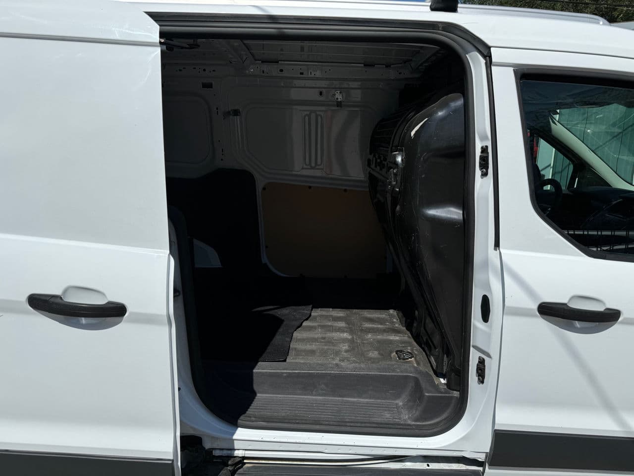 2015 Ford Transit Connect — Miniatură 15