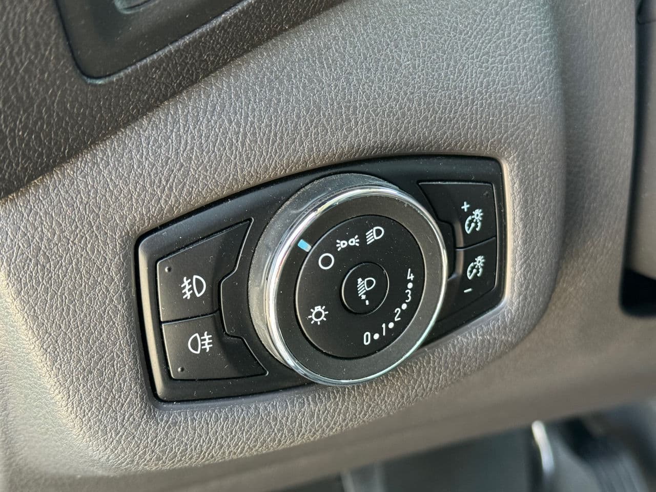 2015 Ford Transit Connect — Miniatură 13