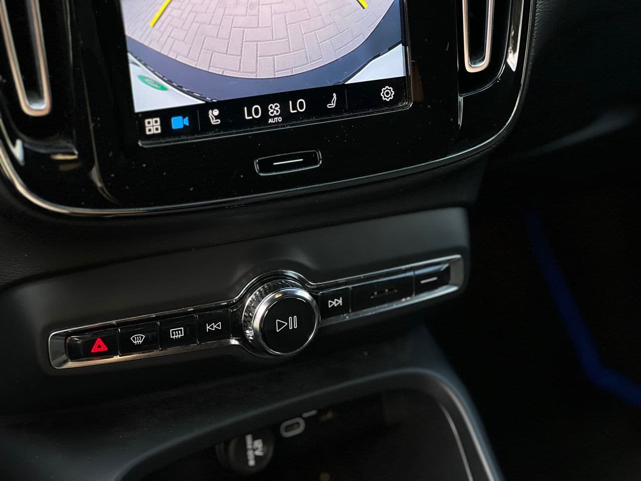 Volvo XC 40 2022 — Миниатюра 12