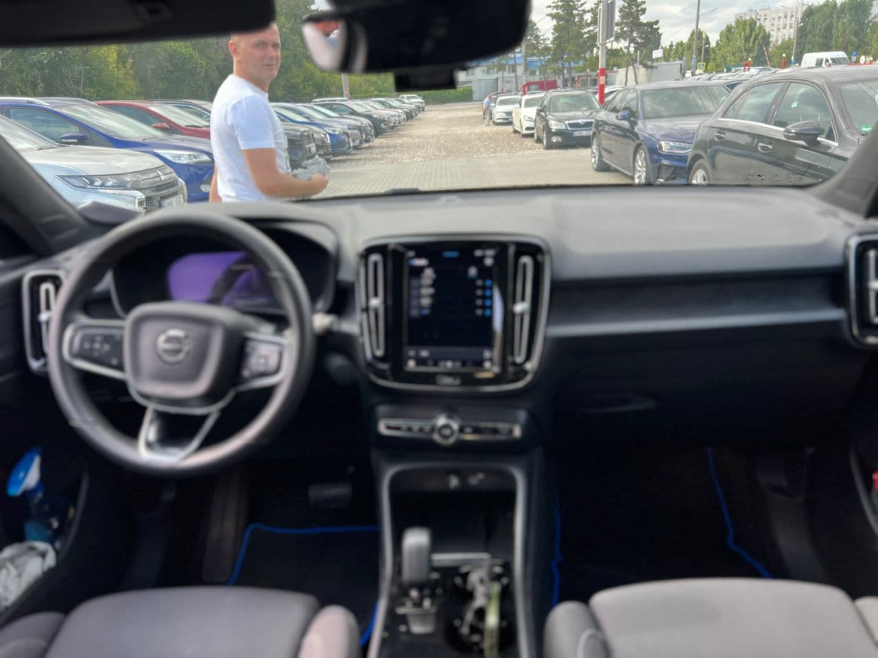 Volvo XC 40 2022 — Миниатюра 9