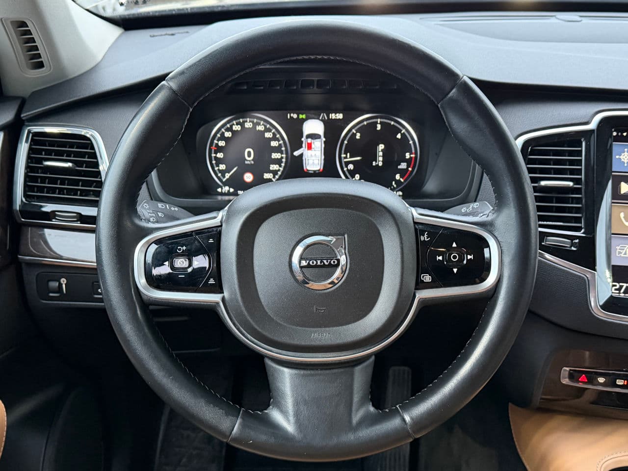 2016 Volvo XC 90 — Miniatură 11