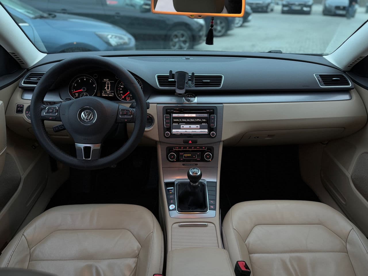 2011 Volkswagen Passat — Miniatură 10