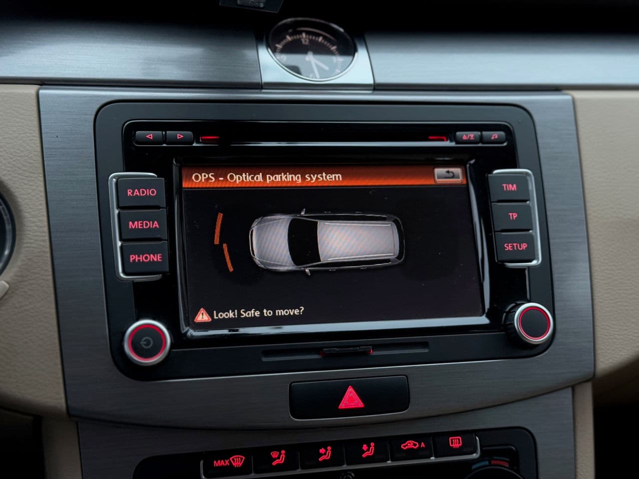 2011 Volkswagen Passat — Miniatură 14