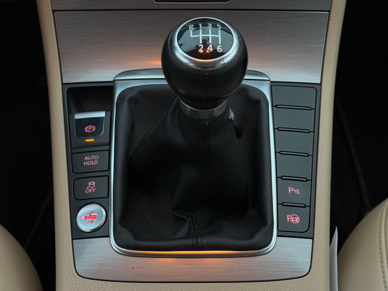 2011 Volkswagen Passat — Miniatură 16
