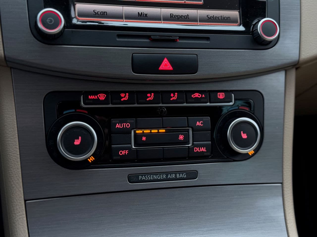 2011 Volkswagen Passat — Miniatură 15