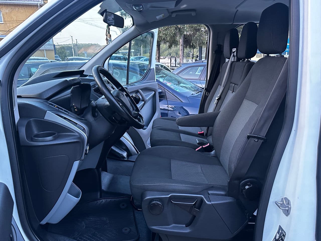 2015 Ford Transit — Miniatură 5