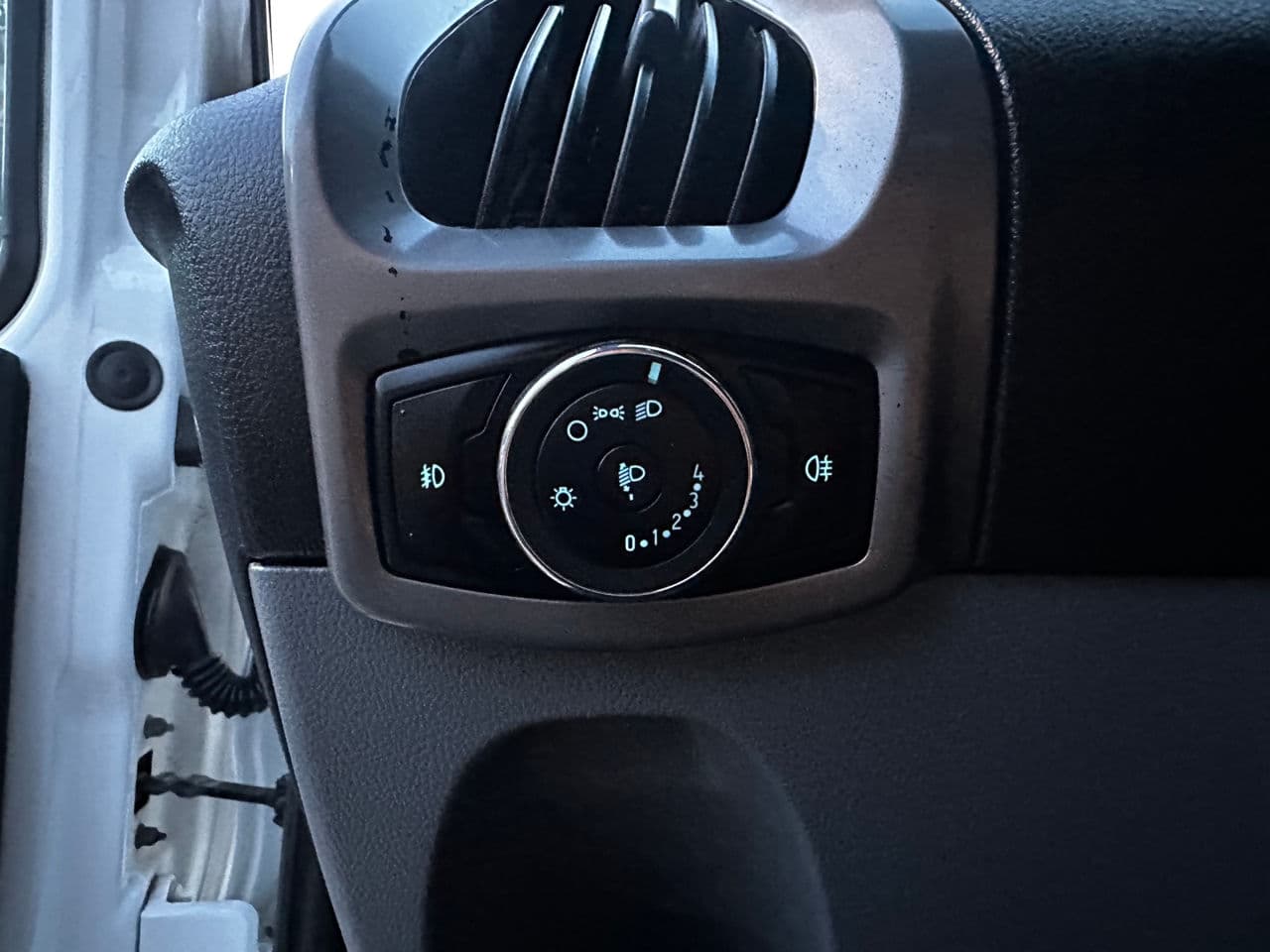 2015 Ford Transit — Miniatură 7