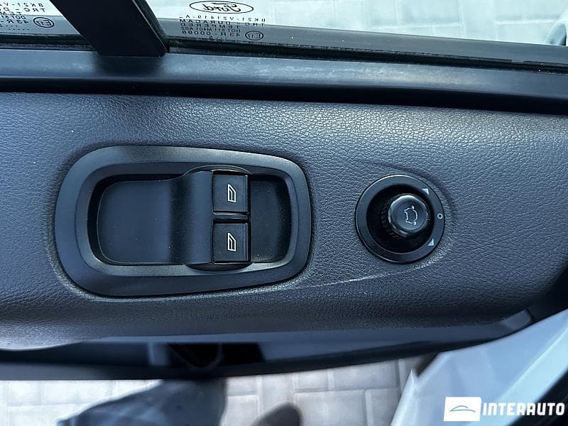 2015 Ford Transit — Miniatură 6