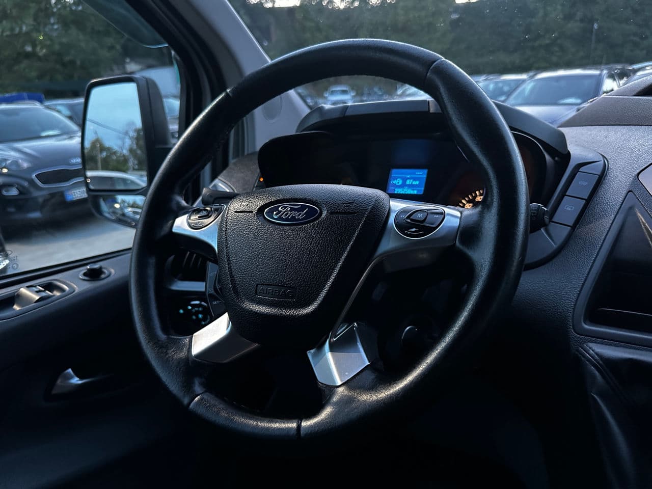 2015 Ford Transit — Miniatură 9