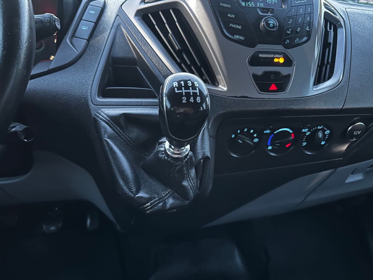 2015 Ford Transit — Miniatură 12