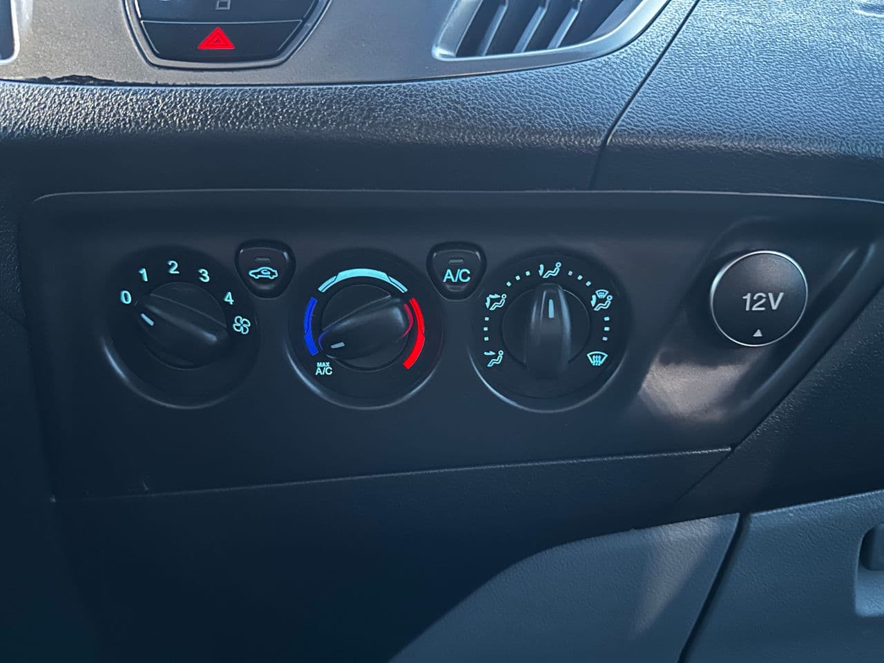 2015 Ford Transit — Miniatură 13
