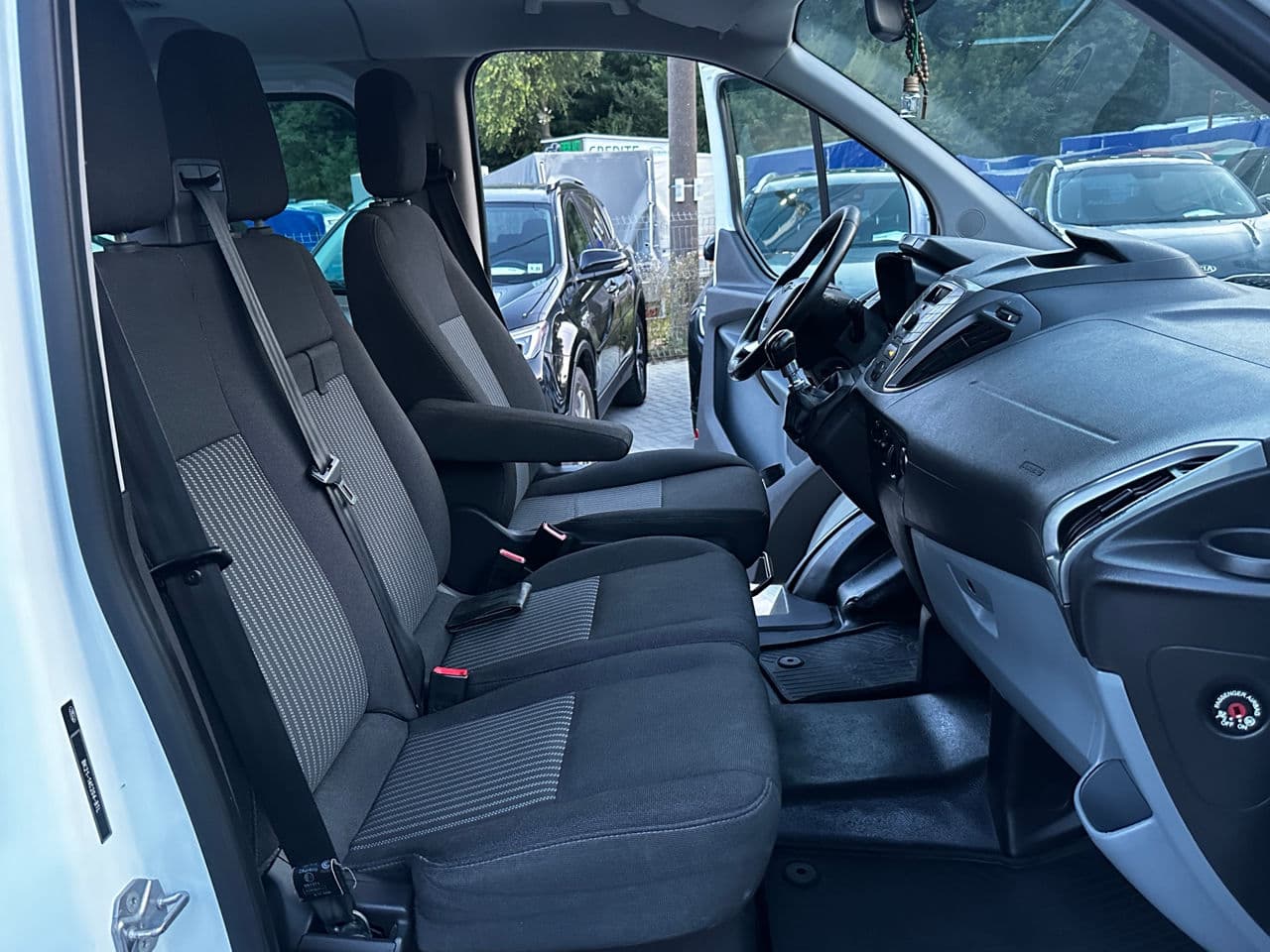 2015 Ford Transit — Miniatură 14