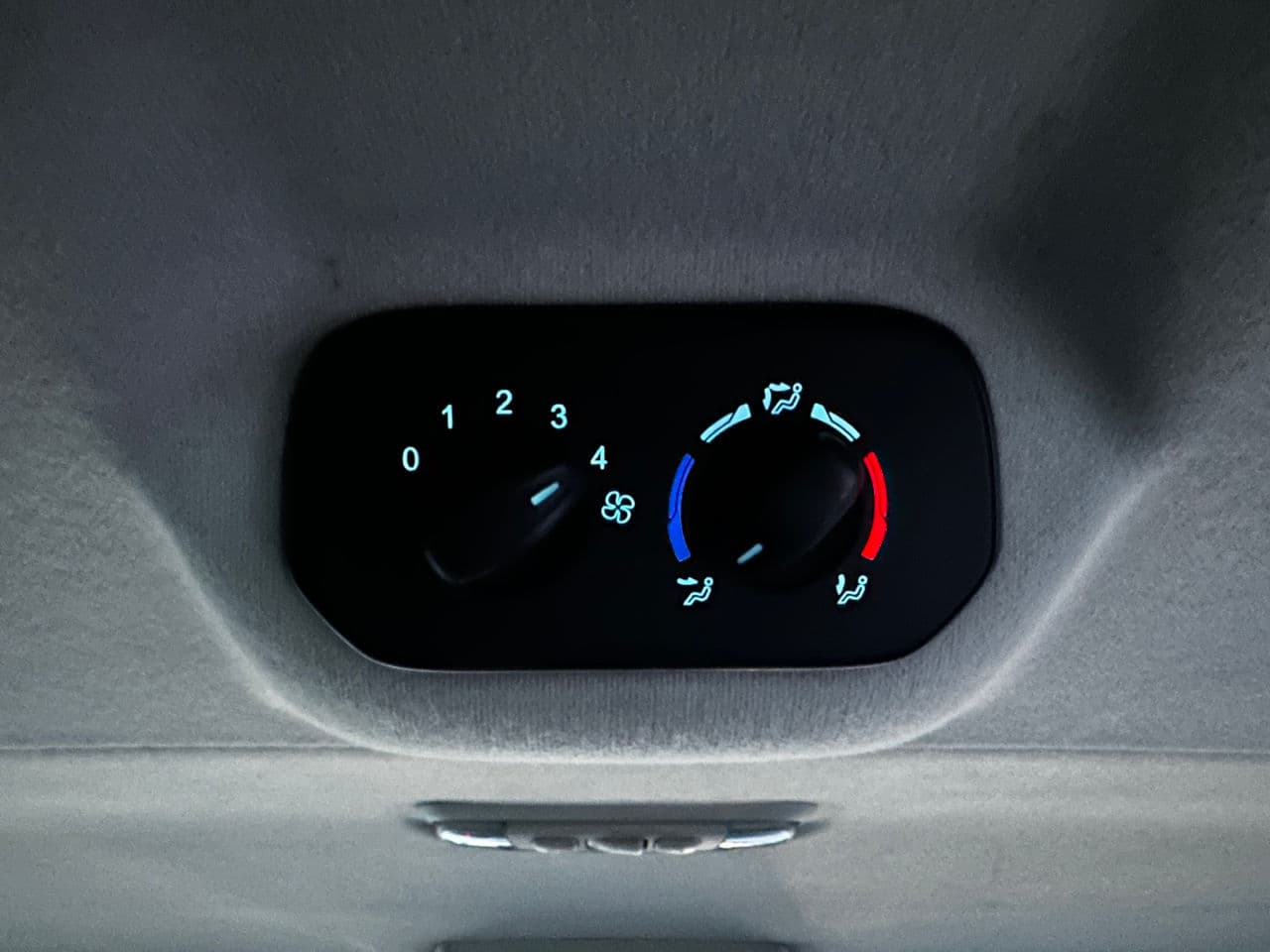 2015 Ford Transit — Miniatură 17