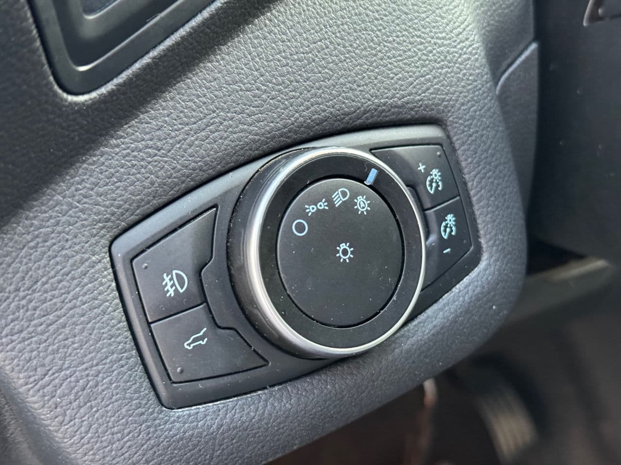 Ford Escape 2018 — Миниатюра 13