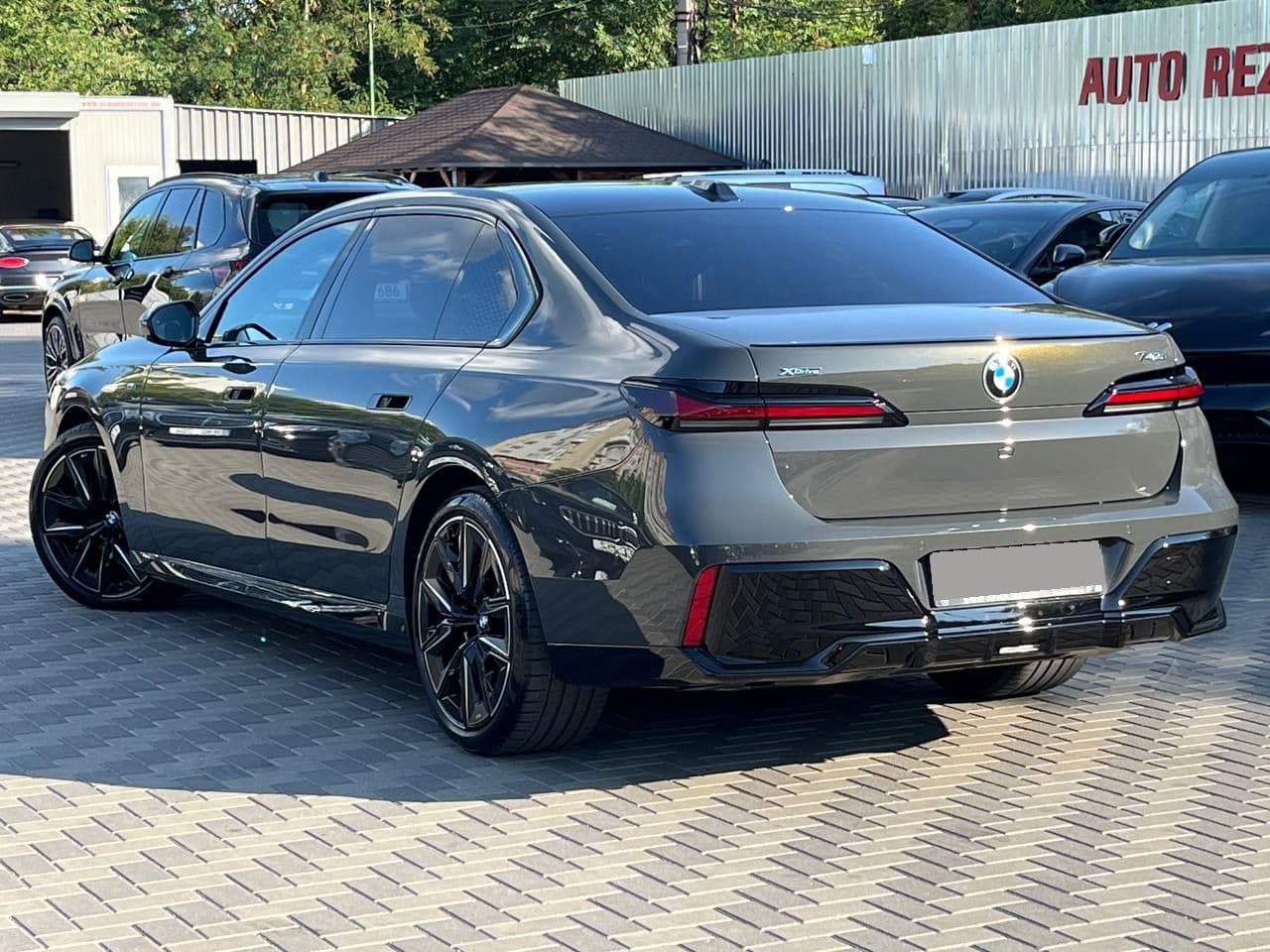 2023 BMW 740 — Miniatură 4