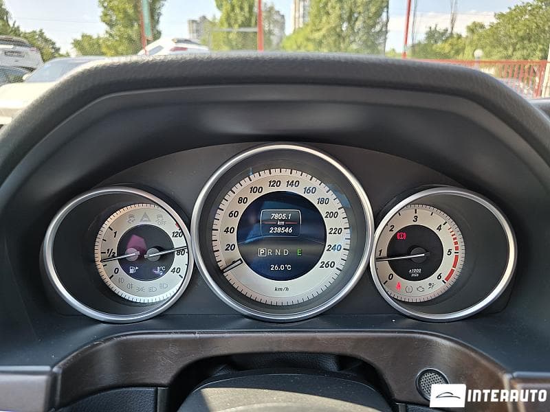 Mercedes E 250 2013 — Миниатюра 12