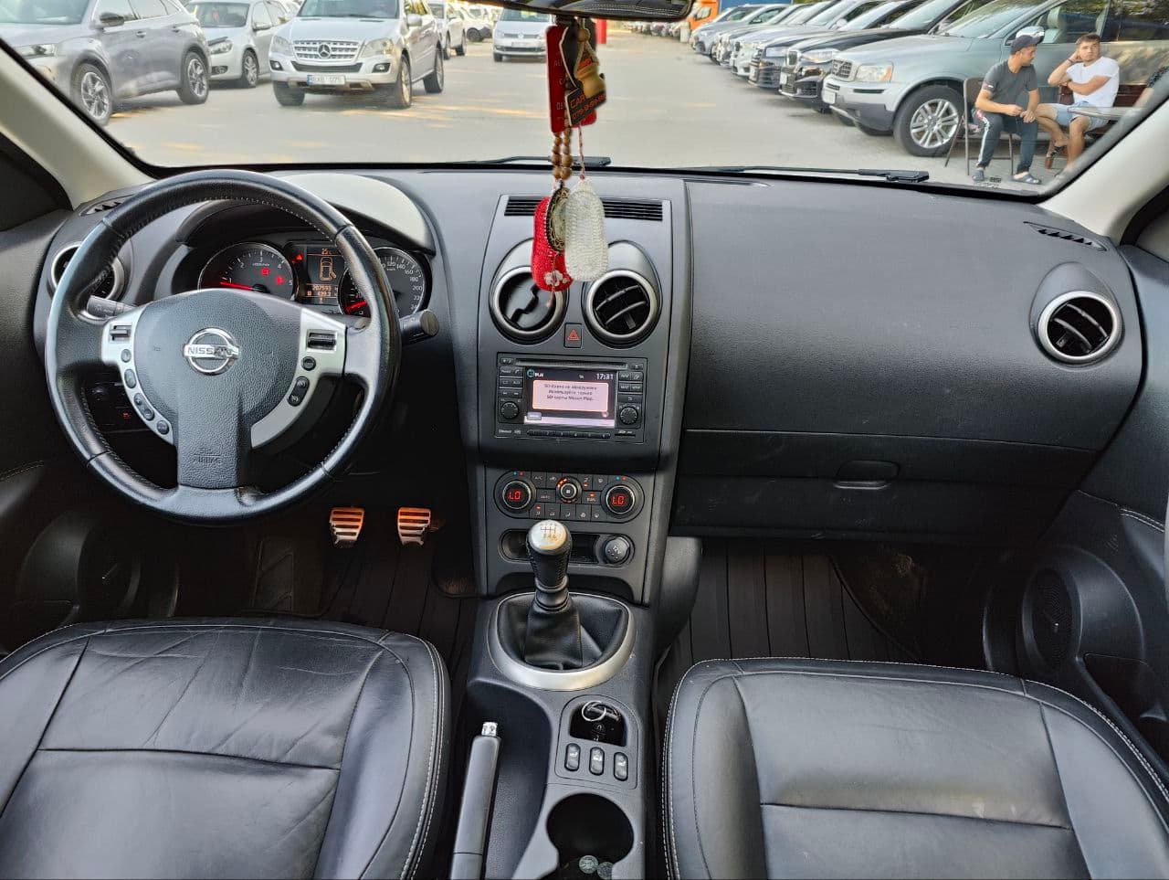 2011 Nissan Qashqai+2 — Miniatură 7