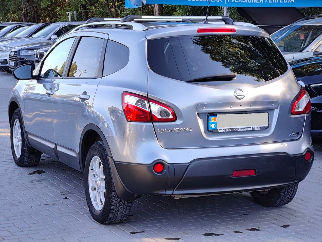 2011 Nissan Qashqai+2 — Miniatură 4
