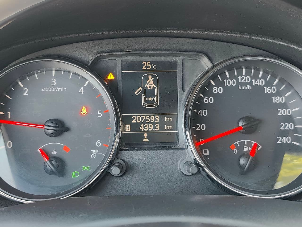 2011 Nissan Qashqai+2 — Miniatură 11