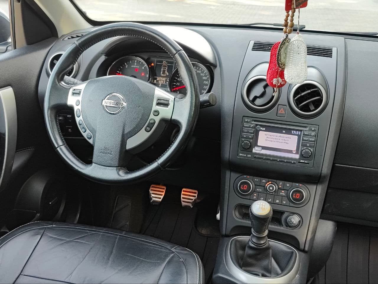 2011 Nissan Qashqai+2 — Miniatură 10