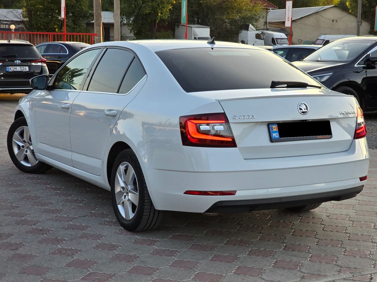 2019 Skoda Octavia — Miniatură 2