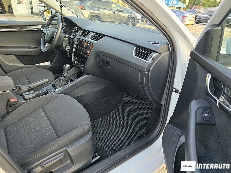 2019 Skoda Octavia — Miniatură 13