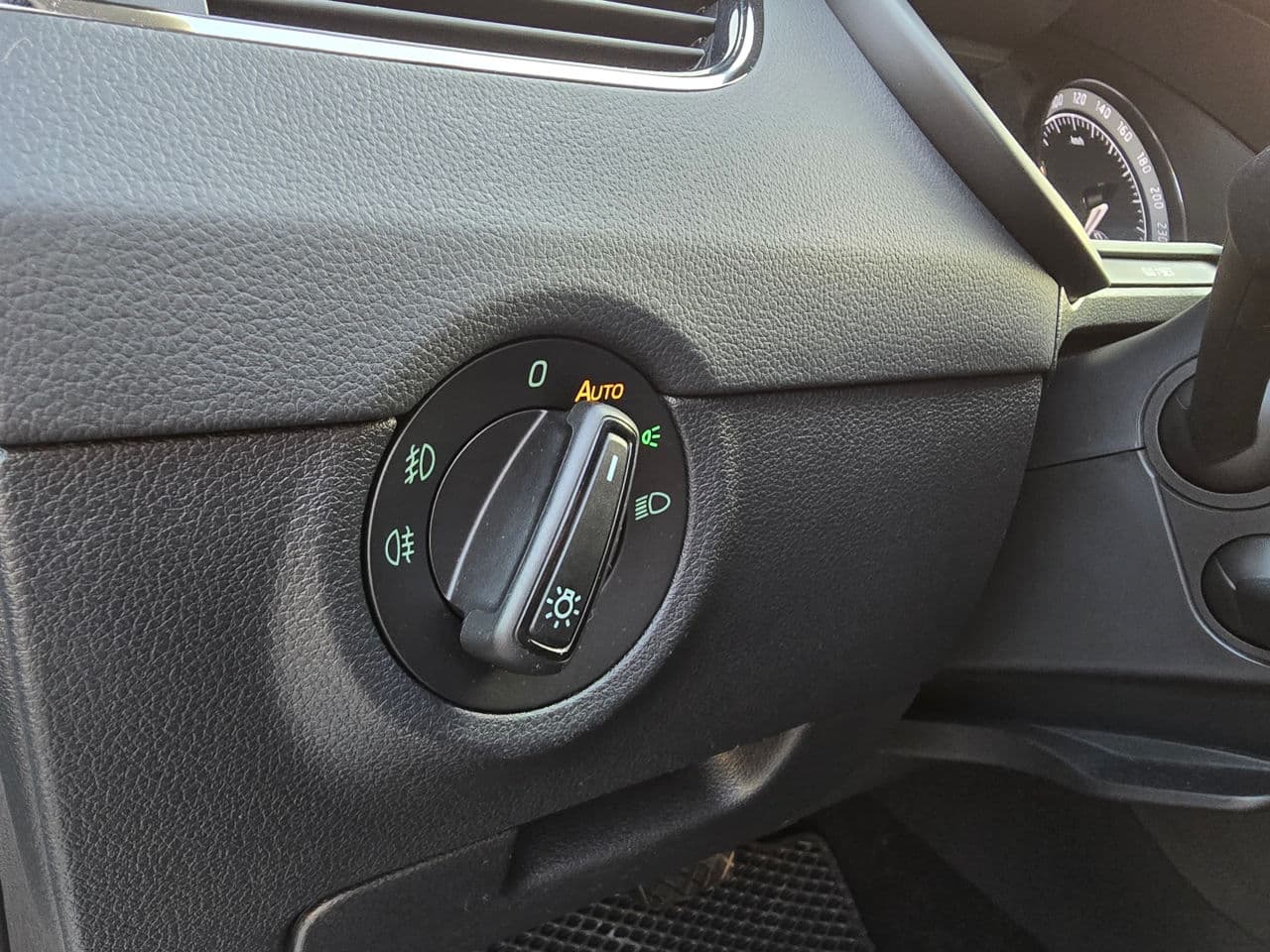 2019 Skoda Octavia — Miniatură 6