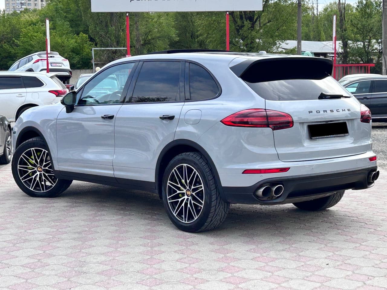 2016 Porsche Cayenne S Hybrid — Miniatură 3