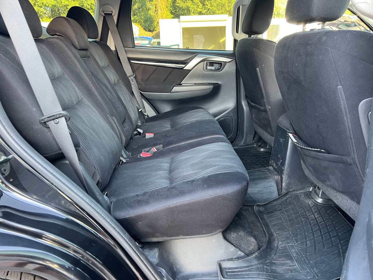 2016 Mitsubishi Pajero Sport — Miniatură 20
