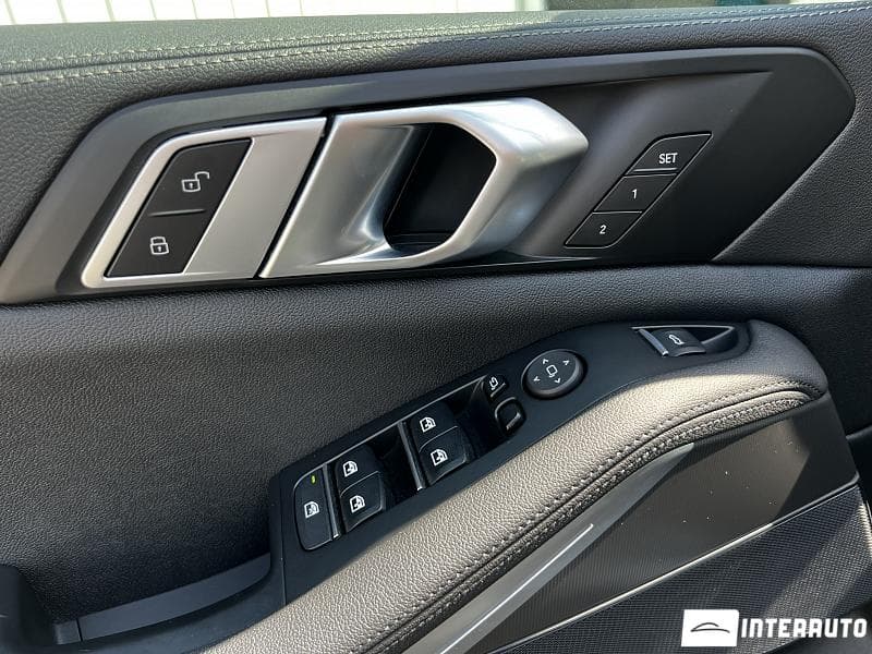 2021 BMW X5 4.0i — Miniatură 16
