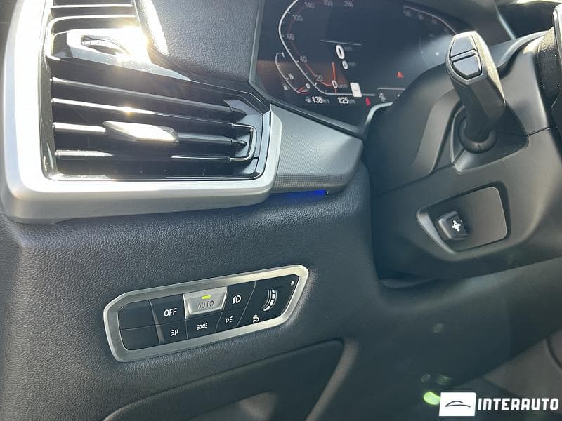 2021 BMW X5 4.0i — Miniatură 15