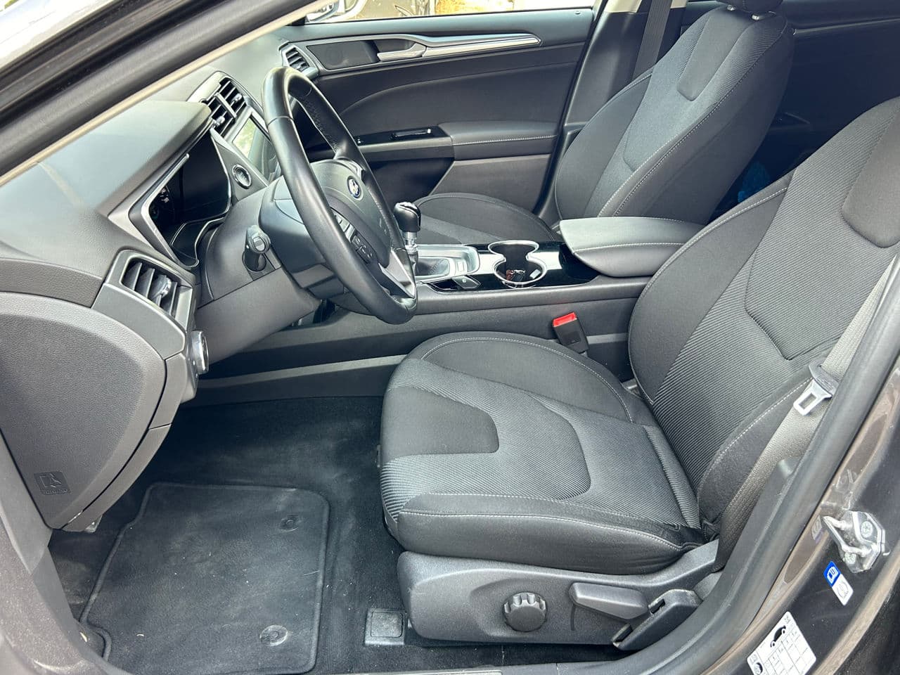 Ford Mondeo 2016 — Миниатюра 8