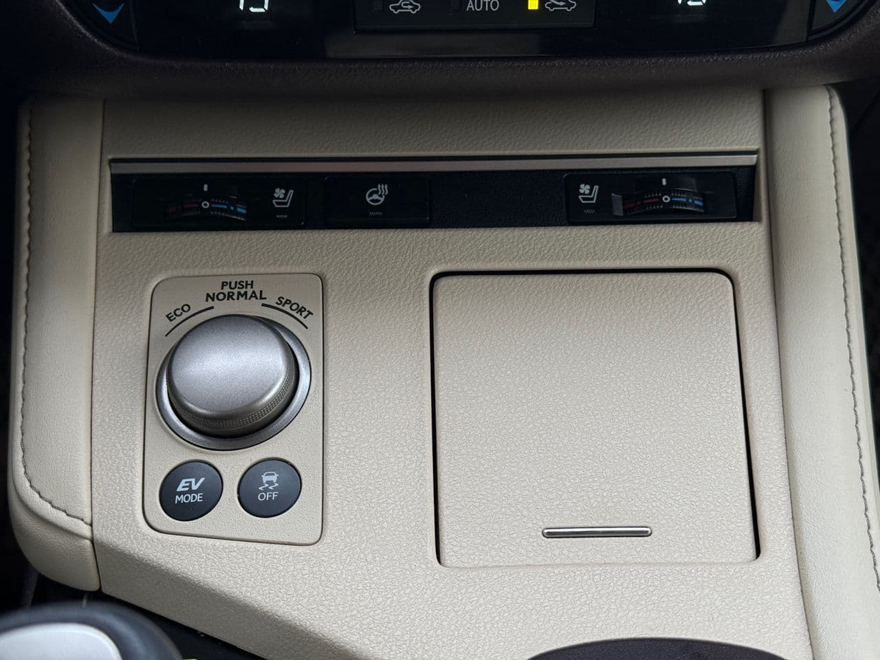 Lexus ES 300h 2016 — Миниатюра 15
