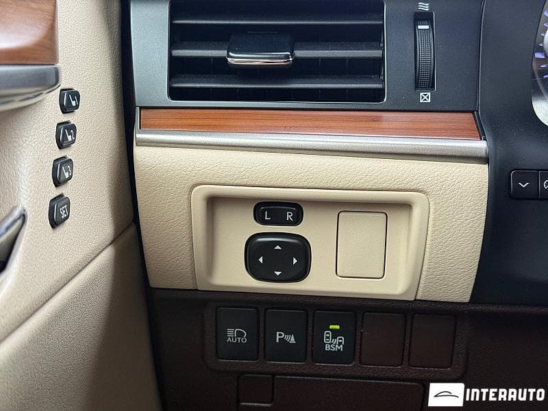 Lexus ES 300h 2016 — Миниатюра 13