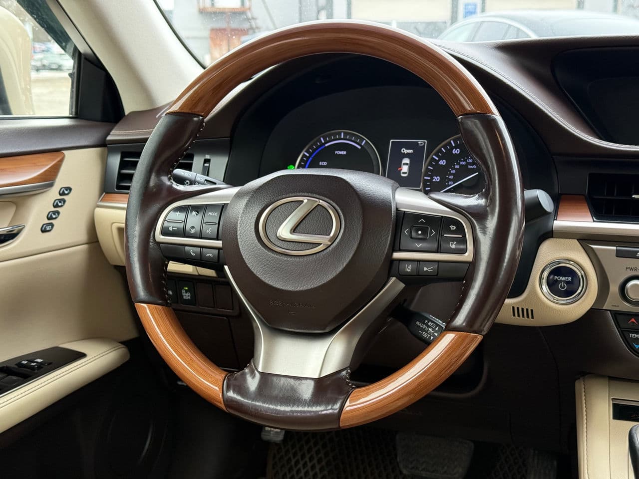 Lexus ES 300h 2016 — Миниатюра 8