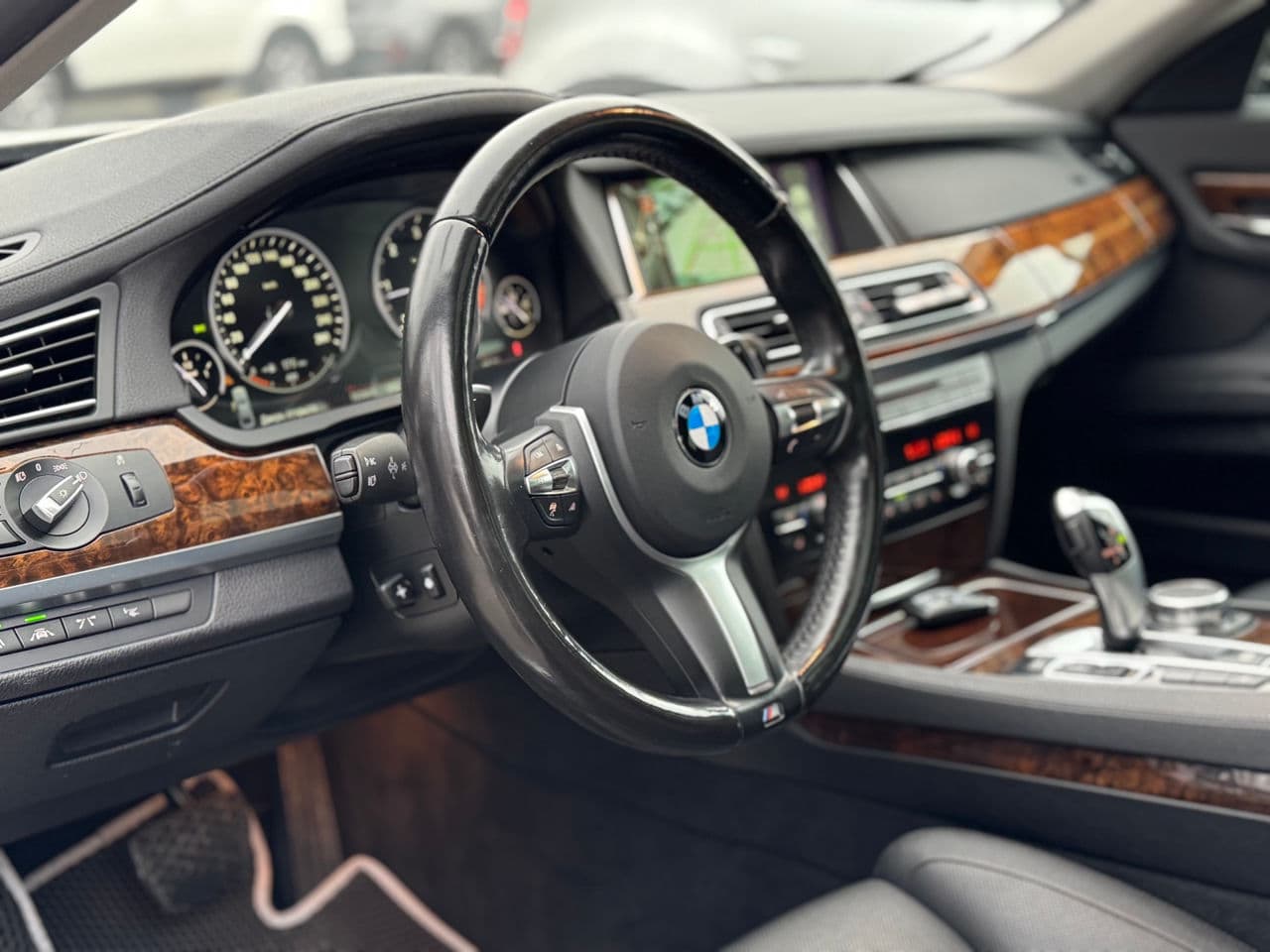 BMW 730 2014 — Миниатюра 11
